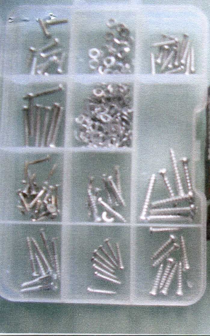 300 PIECE MULTIPACK SCREW SET IN ASSORTED SIZES PRESENTED IN A PLASTIC STORAGE BOX WITH A PRINTED CARDBOARD SLEEVE.   PACKAGED FOR RETAIL SALE. THE MULTIPACK CONTAINS A NUMBER OF STEEL WOODSCREWS, SELF TAPPING SCREWS AND BOLTS OF A SHANK THICKNESS NOT EXCEEDING 6MM. IN ADDITION THE MULTIPACK CONTAINS ASSOCIATED NUTS, LOCK AND FLAT WASHERS.