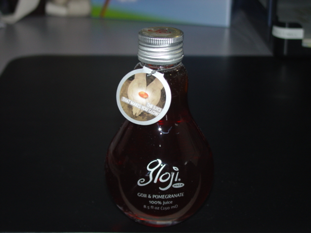 GOJI AND POMEGRANATE JUICE. 100% JUICE. FLASH PASTURISED. READY TO DRINK. NO ADDED SUGAR. BRIX VALUE 13%. OF A VALUE EXCEEDING 30 EUROS PER 100 KG NET WEIGHT. PACKED IN 250 ML (8.5 FLUID OUNCES) GLASS BOTTLES.