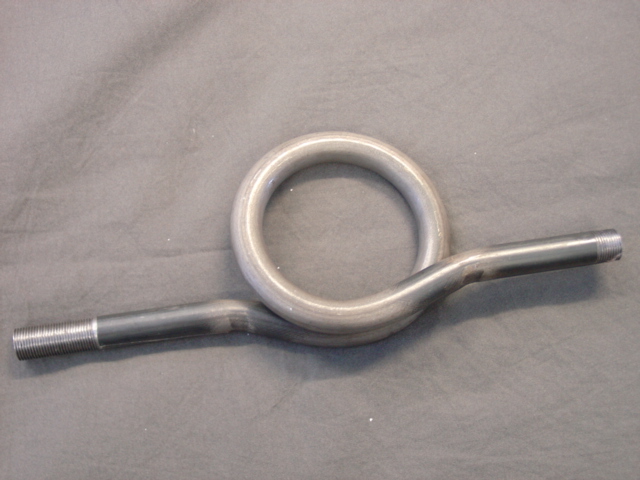 MILD STEEL BEND. NOT CAST. THREADED AT BOTH ENDS. FORMED WITH A CIRCULAR SHAPED BEND. WITH A DIAMETER OF 17.1MM. USED TO PROTECT PRESSURE GAUGES FROM HEAT OR STEAM DAMAGE. 

TRADENAME: 3/8 INCH MILD STEEL RING SYPHON