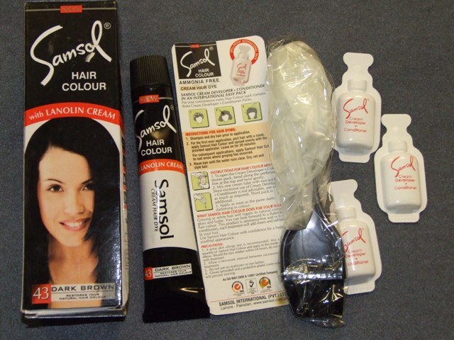 A TUBE OF CREAM HAIR COLOURING WITH LANOLIN. PACKAGED WITH THREE SMALL SACHETS OF OF HAIR CREAM DEVELOPER, A DISPOSABLE PAIR OF GLOVES, AN APPLICATOR AND INSTRUCTION LEAFLET. INTENDED TO BE USED TOGETHER PRODUCT IS CLASSIFIED AS A SET, TUBE OF HAIR COLOURING GIVES ESSENTIAL CHARACTER.