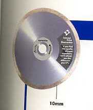 DIAMOND BLADE GRINDING WHEEL.  
OF HIGH QUALITY STEEL. CIRCULAR IN SHAPE 
DIAMETER 115MM, BORE 22.2MM. PACKAGED IN A CARDBOARD PRESENTATION BOX.