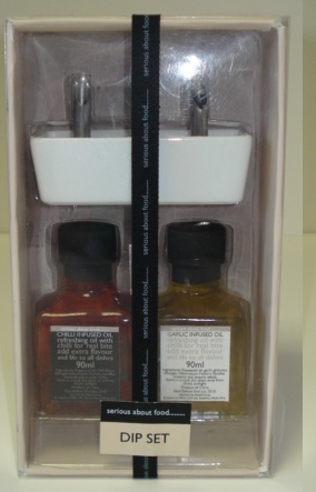 A CHILI INFUSED OIL. INGREDIENTS: RAPESEED OIL AND CHILI FLAKES. 90ML. PUT UP FOR RETAIL SALE WITH 2 DRIZZLER TOPS, STONEWARE DISH AND GARLIC INFUSED OIL WHICH HAVE ALL BEEN CLASSIFIED SEPARATELY.