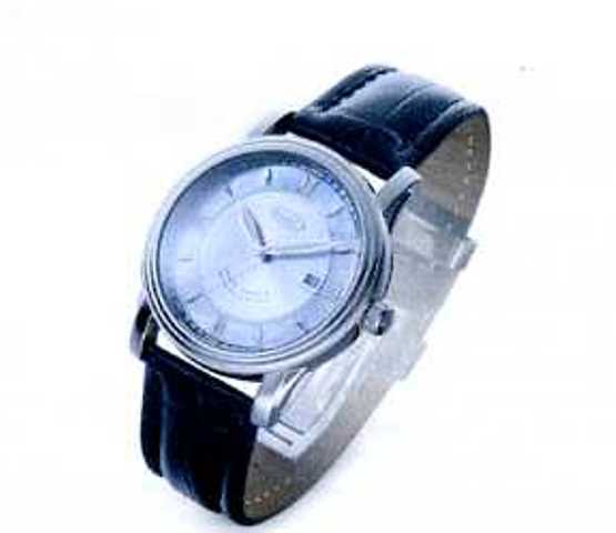 WRIST WATCH WITH SILVER DIAL AND LEATHER STRAP. 25 JEWEL SWISS MADE AUTOMATIC MOVEMENT. DIAL SIZE 37MM DIAMETER. PACKED IN A PLASTIC AND PAPER GIFT BOX.
