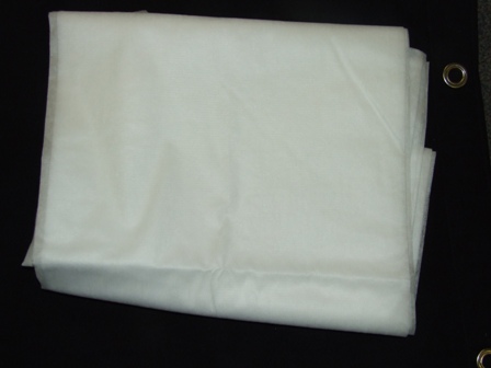 NONWOVEN BEDSHEET OF SPUNBONDED POLYPROPYLENE TEXTILE. WHITE 31GSM.  MEASURING APPROXIMATELY 229 X 140 CMS. NOT PACKED FOR RETAIL SALE.  FOR USE BY NHS AS SINGLE USE DISPOSABLE PRODUCT.