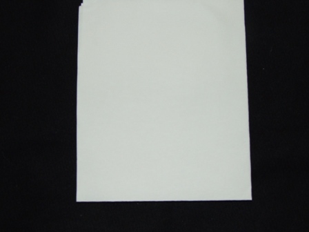 A SINGLE USE PAPER BATH MAT. 84GSM. CREPE PAPER. MEASURING APPROXIMATELY 43 X 35 CMS. NOT PUT UP FOR RETAIL SALE. FOR USE BY NHS AS SINGLE USE DISPOSABLE PRODUCT