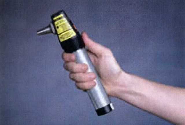 LTU-904 LASER THERAPY UNIT. A HAND-HELD BATTERY OPERATED DEVICE BEING A CLASS 1 INFRARED PULSED SEMI-CONDUCTOR DIODE LASER, OPERATING AT A WAVELENGTH OF 904 NANOMETERS AT A MAXIMUM AVERAGE OUTPUT POWER OF 5mW IN THE INVISIBLE INFRARED PART OF THE SPECTRUM. A MEDICAL DEVICE USED FOR THE TREATMENT OF LYMPHODEMA SPECIFICALLY POST-MASTECTOMY AND MUSCULAR SKELETAL PAIN. SUPPLIED IN A PLASTIC CARRY CASE WITH FOAM INSERTS, A BATTERY CHARGER AND POWER LEAD, INFRARED DETECTOR CARD AND USERS MANUAL.