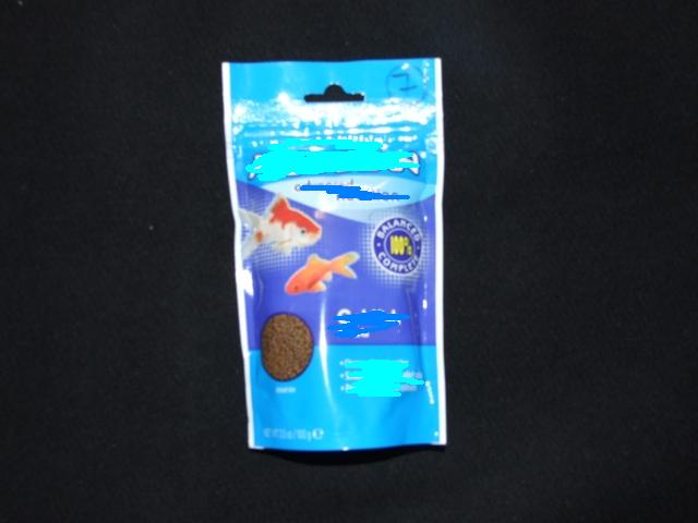 GOLDFISH FEED PELLETS. MAIN INGREDIENT IS FISH AND FISH DERIVATIVES. ALSO CONTAINS CERALS, VEGETABLE PROTEIN EXTRACTS, ALGAE,YEAST,OILS AND FATS AND MINERALSFOOD IS NOT SOLUABLE AND SHOULD BE REMOVED IF UNEATEN. FOOD CONTAINS STARCH AT MORE THAN 10% BUT LESS THAN 30%..FOOD IS NOT SOLUABLE AND SHOULD BE REMOVED IF UNEATEN.PACKAGED FOR RETAIL SALE IN A PLASTIC 284G POUCH.