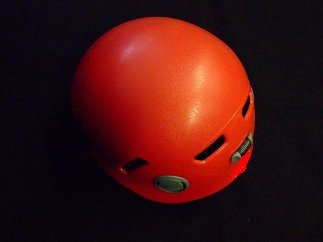 MOUNTAINEERING HELMET WITH AN OUTER SHELL OF POLYCARBONATE/ABS WITH LOGO, EXPANDED POLYSTYRENE INNER, TEXTILE CHIN STRAP AND PLASTIC SIZE ADJUSTER. SUPPLIED TEXTILE DRAWSTRING STORAGE BAG (CLASSIFIED SEPARATELY BTI 119595245). PACKAGED IN A PRINTED CLEAR PLASTIC BAG IN A PRINTED CARDBOARD BOX WITH INSTRUCTION LEAFLET.