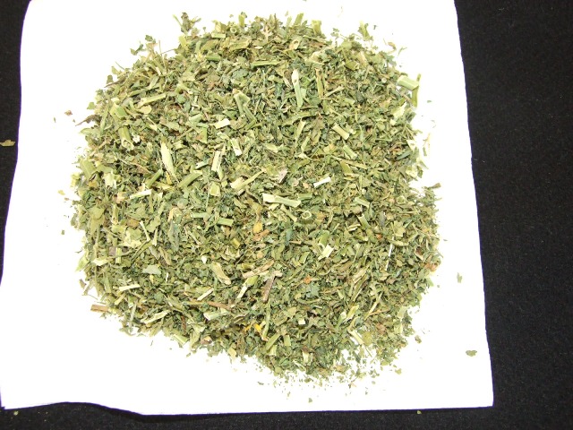 DRIED  FENUGREEK LEAVES (METHI) . THE LEAVES HAVE BEEN DRIED AND CHOPPED. IT IS COMMONLY USED AS A HERB IN COOKING. THE PRODUCT HAS NOT UNDERGONE ANY FURTHER MANUFACTURING PROCESSES.