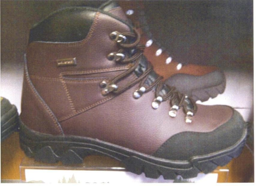 UNISEX WALKING HIKING BOOT. COVERING THE ANKLE BUT NO PART OF THE CALF. UPPERS OF LEATHER. WATERPROOF. OUTER SOLE OF RUBBER. LACE UP. WITH LOGO ON THE TONGUE AND THE BACK OF THE HEEL. WITH AN INSOLE LENGTH OF MORE THAN 24CM. BROWN IN COLOUR WITH BLACK TOE BUMPER.