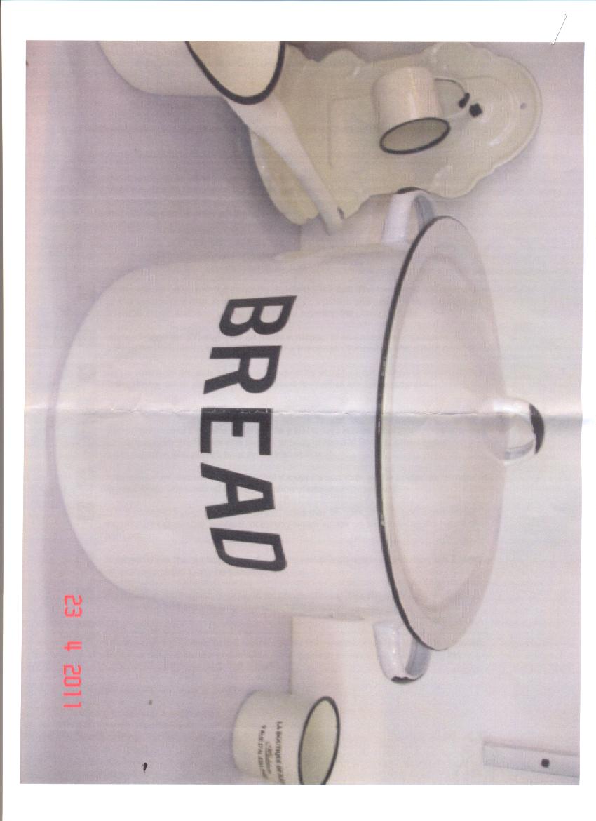 MOULDED ENAMEL SPCC STEEL BREAD BIN WITH LID. HEIGHT 290MM X DIAMETER 280MM. MADE IN CHINA.