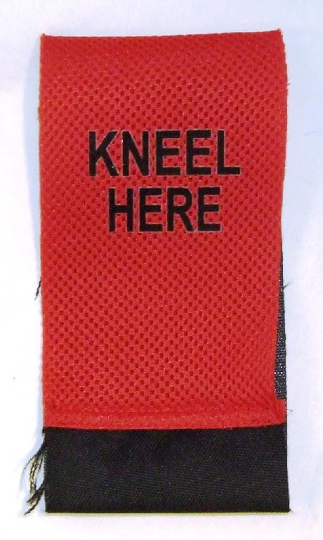 TEXTILE KNEE PAD SLEEVE. MADE FROM AN EQUAL AMOUNT OF KNITTED AND WOVEN FABRICS. DESIGNED TO ENGULF A PROTECTIVE KNEE PAD (NOT INCLUDED).