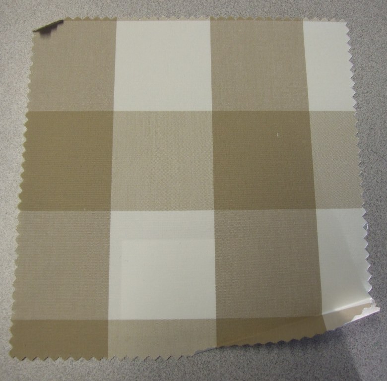 WOVEN PLAIN WEAVE FABRIC. WEIGHING 185G/M2. MADE FROM YARNS OF DIFFERENT COLOURS. FABRIC WIDTH 145 CM. OF 53% COTTON AND 45% VISCOSE.