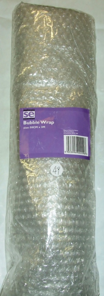 BUBBLE WRAP. IN SHEET FORM. SIZE: 50CM X 3M. MADE OF 100% PLASTIC (POLYETHYLENE) OF A THICKNESS 0.16MM. PACKAGED IN A CLEAR PLASTIC BAG.