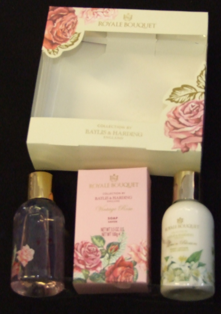 A COSMETIC GIFT SET COMPRISING OF 1X100ML
BODY WASH ,1 X 100ML  SOAP, 1X 100ML BODY LOTION. IN THE SAME FRAGRANCE .  PACKAGED TOGETHER FOR RETAIL SALE IN A PRESENTATION BOX.