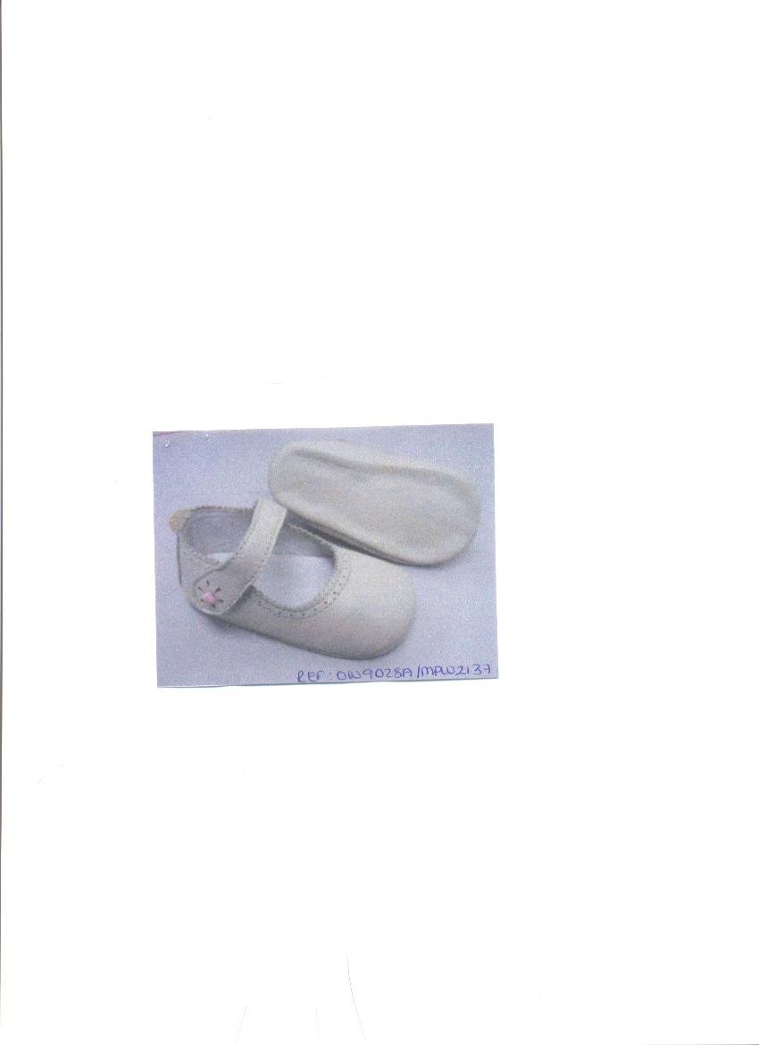 BABIES LEATHER UPPER SHOE. WITH VELCRO FASTENING STRAP ACROSS THE FOREFOOT.  WITH DECORATIVE PINKING EDGING AROUND THE TOP OF THE SHOE.  WITH SOLES OF LEATHER.