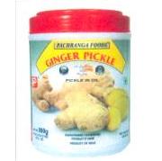 A PICKLE CONTAINING GINGER, SALT, COTTONSEED OIL, FENUGREEK, FENNEL, TURMERIC, RED CHILLIES, CORIANDER, CUMIN, NIGELLA, BISHOP'S WEED AND PRESERVATIVE SODIUM BENOZATE (E211). NO ADDED SUGAR, ACETIC ACID OR VINEGAR. CONTAINED IN AN 800 GRAMMES PLASTIC JAR.
