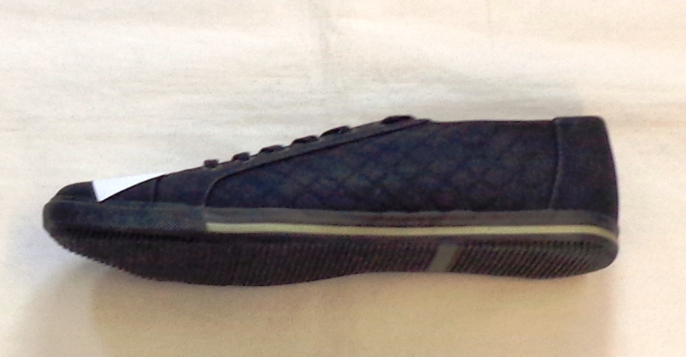 MENS CASUAL SHOE. NOT COVERING THE ANKLE. UPPERS OF PLASTIC. WITH MAN MADE OUTER SOLE. LACE UP SHOES. INSOLE LENGTH MORE THAN 24CMS. BLACK IN COLOUR.