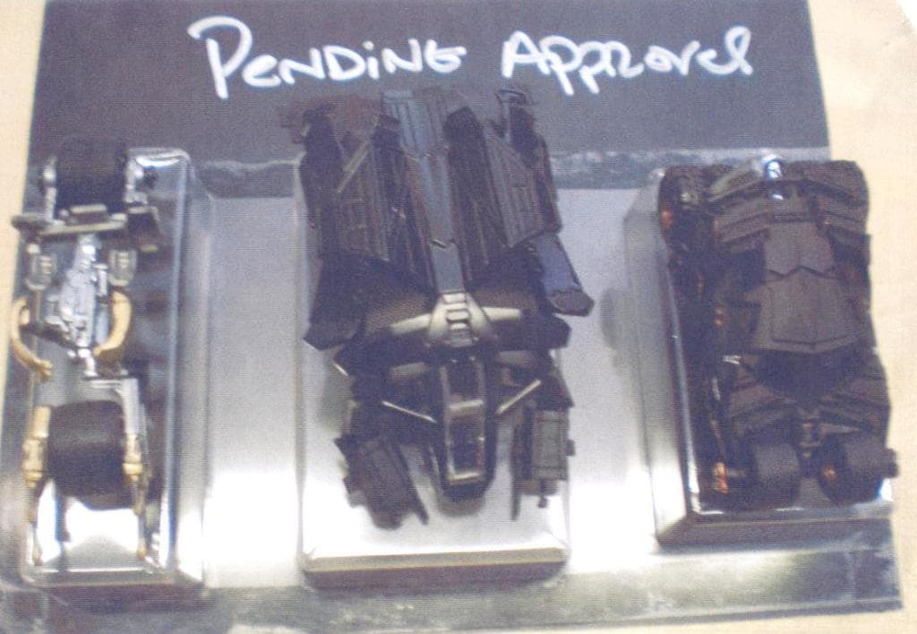 A PACK OF THREE BATMAN CARS IMPORTED IN BLISTER PACKS FOR REPACKAGING IN THE EU. THE CARS ARE APPROXIMATELY 10CM LONG AND ARE 76% ZINC ALLOY AND 24% PLASTIC.