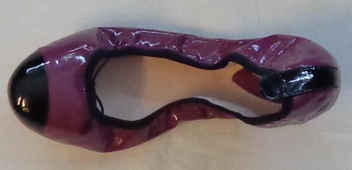 WOMENS PUMP SHOES. WITH UPPERS OF LEATHER AND OUTER SOLES OF LEATHER . NOT COVERING THE ANKLE. WITH AN INSOLE LENGTH EXCEEDING 24CM. PURPLE IN COLOUR WITH BLACK TOE-CAP AND LACE TIE. FOR OUTDOOR USE. PRESENTED WRAPPED IN TISSUE PAPER IN A TEXTILE NET BAG AND PACKAGED IN A PRINTED CARDBOARD BOX.
