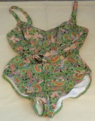 PAISLEY LADIES SWIMSUIT. A ONE PIECE SWIMMING COSTUME FOR WOMEN. WITH  ADJUSTABLE STRAPS, AND INTEGRAL CLASP AT UPPER BACK. WITH PADDED SHAPED CUPS. WITH INNER LINING TO BODY AND ADDITIONAL LINING AT CROTCH. 80%  NYLON 20% LYCRA.