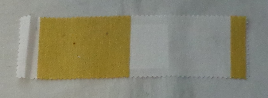 A WOVEN FABRIC. DOBBY WEAVE, OF LINEN AND POLYESTER, WITH A STRIPED PATTERN. WEIGHT OF 272 GRAMS PER M2. THE FABRIC IS UNBLEACHED, OF A VALUE ABOVE 17.5 EUROS PER KG.