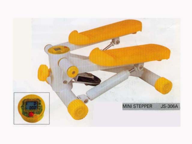 MINI STEPPER EXCERCISE APPARATUS. OF METAL AND PLASTIC. FOR GENERAL PHYSICAL EXCERCISE. WITH RESISTANCE MECHANISM. WITH BUILT IN STEP COUNTER.