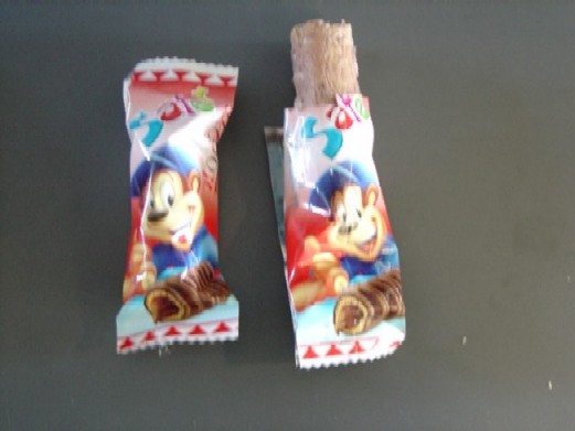 Cocoa coated and Hazelnut filled confectionery bar. Ingredients: Sugar, Cocoa butter Successor Coconut Oil, Hazlenut, Cocoa powder, Full cream milk powder, Whey powder, wafer, soya lecithin, vanillin. Put up for retail sale.