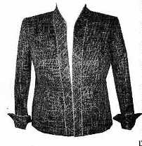 WOVEN JACKET FOR WOMEN.  REACHING DOWN TO BELOW THE WAIST.  WITH HIGH STANDING COLLAR.  COMPLETE FRONT OPENING WITH RIGHT OVER LEFT HOOK AND BAR FASTENING.  LONG SLEEVES WITH SPLIT CUFFS.  WITH PIPING INSERTED INTO BOTH SIDES OF FRONT PANEL SEAMS AND CUFFS.  FULLY LINED.  WITH HEM.  54 PERCENT POLYESTER AND 46 PERCENT VISCOSE.