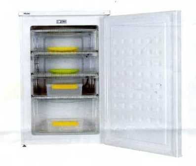 HOUSEHOLD FREEZER.THE FREEZER IS THE UPRIGHT TYPE WITH A SINGLE DOOR.FEATURES INCLUDE REVESIBLE DOOR,LOW NOISE OPERATION AND FOUR TRANSPARENT DRAWERS.WITH A NET CAPACITY OF 78 LITRES. DIMENSIONS 850 BY 500 BY 570MM.