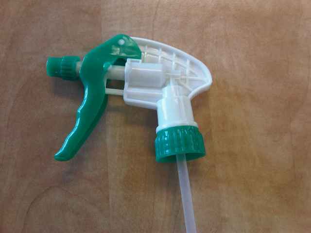 TRIGGER SPRAYER HEAD MADE FROM POLYPROPYLENE. FOR FITTING INTO THE NECK OF A BOTTLE OR SIMILAR CONTAINER.