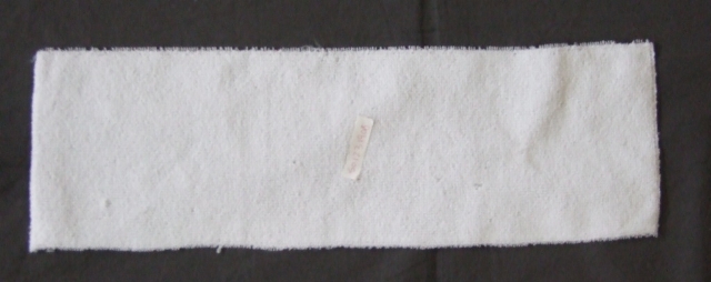 NON WOVEN 42CM X 13CM DISPOSABLE MICROFIBRE FLAT MOP SLEEVE (50PCS X 10 IN A BOX) MICROFIBRE MOP MADE OF 100% POLYESTER, YARN COUNT 150D, WEIGHT 190 G/M2. USED AS A DISPOSABLE MOP FOR CLEANING PURPOSES. SOLD TO RETAIL AND JANITORIAL MARKETS.