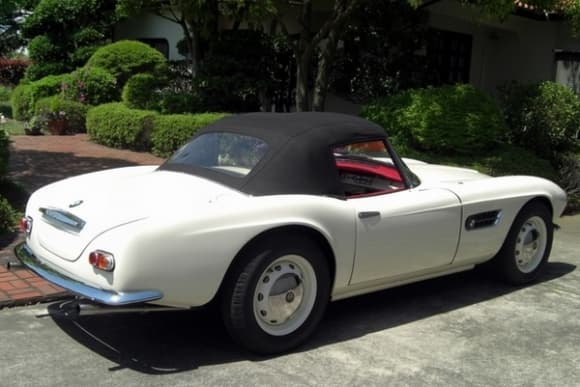 1957 BMW 507 ROADSTER. 3168CC V8 16 VALVE ENGINE. CHASSIS 70019. VALUE 700,000GBP. ONLY 253 MODELS PRODUCED. NO MODIFICATIONS TO BRAKES, STEERING & MOTOR COMPONANTS, ALL IN ORIGINAL CONDITION.  PART OF A PRIVATE COLLECTION AND NOT TO BE USED FOR EVERYDAY USE.