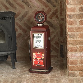 FREESTANDING CLOCK. MADE OF METAL (STEEL) IN THE FORM OF A PETROL PUMP. CONTAINS 1 CLOCK. BATTERY OPERATED REQUIRING 1XAABATTERY, NOT INCLUDED. PACKED IN A PRINTED FULL COLOUR CARDBOARD BOX.
