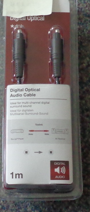 DIGITAL OPTICAL AUDIO CABLE. SUPPORTS 5.1/7.1 CHANNEL DIGITAL SURROUND SOUND. WITH OPTICAL FIBRE FOR DISTORTION-FREE SOUND. FOR USE WITH CD/DVD, GAME AND BLU-RAY.