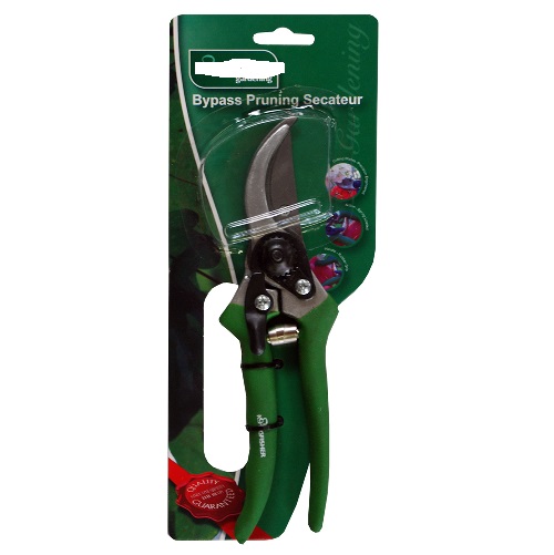 BYPASS METAL PRUNING SECATEURS WITH RUBBERISED CUSHION GRIP AND CARBON STEEL CUTTING BLADES. INDIVIDUALLY PACKED ON A FULL COLOUR BLISTER CARD.