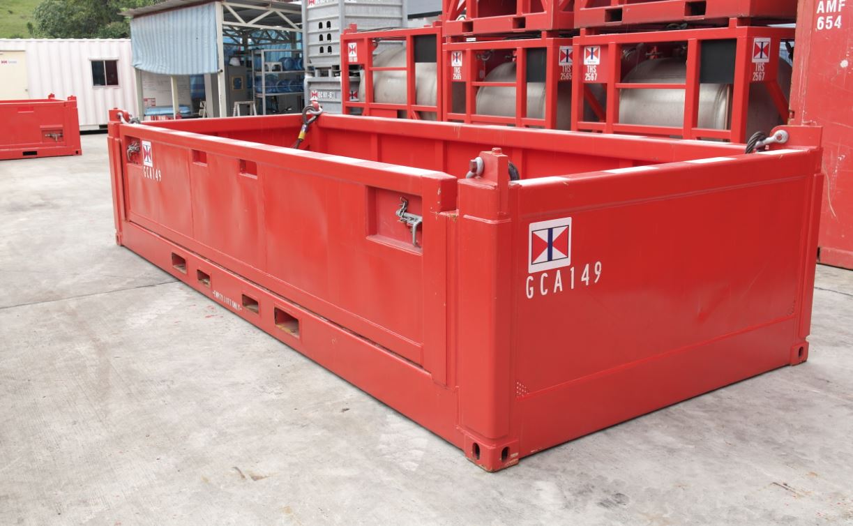 HALF HEIGHT SHIPPING CONTAINER USED FOR TRANSPORTING GOODS ON AND OFFSHORE.
20FT RECTANGULAR SHAPED UNIT MADE FROM STAINLESS STEEL CONTAINER CONTAINS 1 REMOVABLE SIDE.
CONTAINER IS FITTED WITH CORNER BLOCKS, FITTING TO THE VESSEL. 
DIMENSIONS 6042 x 2418 x 1417MM.