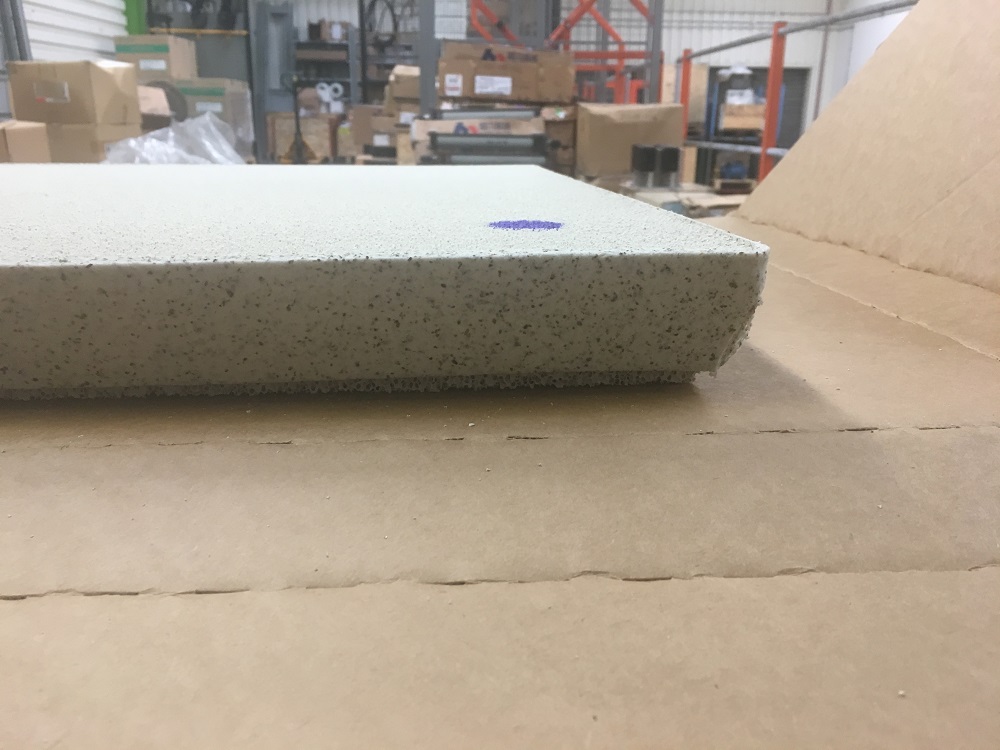 A GLASS BONDED ALUMINOSILICATE GRAIN FILTER. 
FILTERS MOLTEN METAL IN THE HOLDING FURNACE. 
THE PART IS SPECIFIC TO HOLDING FURNACES.
590MM X 590MM X 50MM.