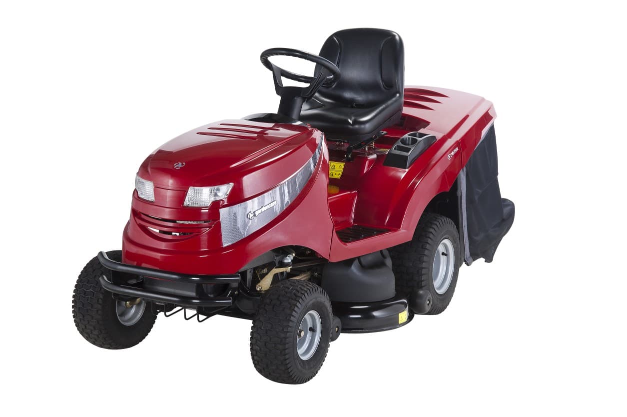 PETROL POWERED GRASS CUTTING MACHINE WITH SEAT. WITH A ROTATING BLADE WHICH ROTATES IN A HORIZONTAL PLANE AND IS ONLY REMOVEABLE IN A SPECIALISED WORKSHOP FOR REPAIR OR REPLACEMENT. WITH A COLLECTION SYSTEM. WITH A PETROL ENGINE AND A SELF PROPELLED HYDROSTATIC GEARBOX.