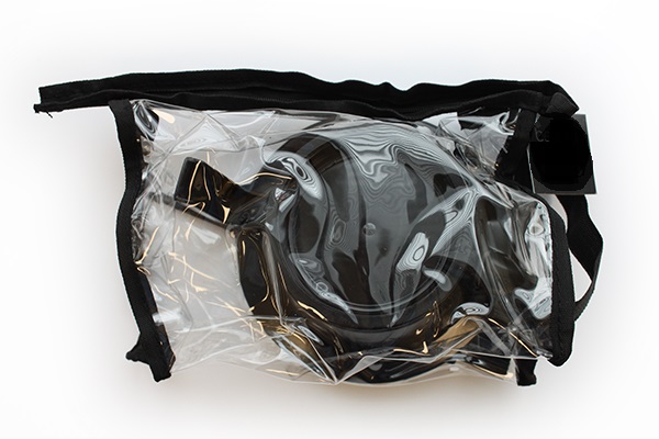 HAIR DYING TINTING KIT. THE KIT IS SOLD IN A PVC STORAGE BAG AND COMPRISES OF 1 PLASTIC DYE BOWL, 2 METAL HAIR CLIPS, 1 PVC GLOVE AND 1 DYE APPLICATION BRUSH, NO HAIR DYES TINTS OR SOLUTIONS ARE INCLUDED WITH THE KIT.