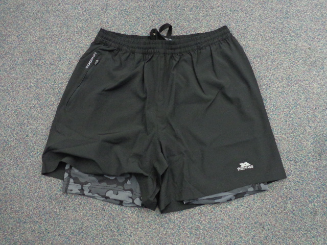 MENS SHORTS WITH A WOVEN OUTER OF 90% POLYESTER AND 10% ELASTANE. THE INNER IS KNITTED, ALSO OF 90% POLYESTER AND 10% ELASTANE. THERE IS A DRAWCORD AT THE WAIST AND A ZIPPED POCKET ON THE RIGHT. BLACK IN COLOUR.