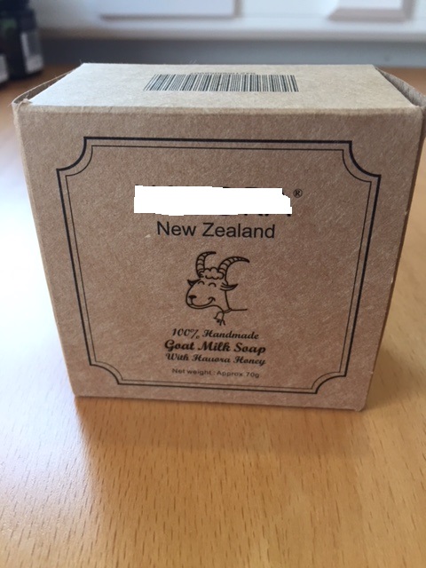 GOATS MILK SOAP. CONTAINS WATER, PROPYLENE, SORBITOL, SUCROSE, SODIUM LAUREL SARCOSINATE, GLYCERIN, STEARIC ACID, COCONUT OIL, GOATS MILK, SHEA BUTTER, SODIUM HYDROXIDE, TITANIUM DIOXIDE, BEESWAX, COLOURING, MULTIFLORA HONEY. IN A PLASTIC WRAP, AND THIS IS IN A CARDBOARD BOX. WEIGHT 70 GRAMMES.
