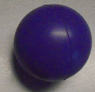 PURPLE ANTI-STRESS BALL, 22 CM CIRCUMFERENCE, WITH THE WORDING EXOCAD IN WHITE.
THE BALL CAN BE KNEADED IN THE HAND AND THEN RESTORES ITS ORIGINAL SHAPE.