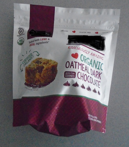 ORGANIC OATMEAL DARK CHOCOLATE PRODUCT SIMILAR TEXTURE TO A FLAPJACK.  INGREDIENTS:-  OATS,  DARK CHOCOLATE CHIPS,  BROWN RICE SYRUP,  PALM OIL,  CANE SUGAR,  BROWN SUGAR,  COCONUT SHREDS,  SORGHUM FLOUR,  TAPIOCA FLOUR,  POTATO STARCH,  WATER AND SEA SALT (ALL ORGANIC).  APPROXIMATELY 22 BITESIZE PIECES PER POUCH.  SUPPLIED IN FOIL RESEALABLE POUCH READY FOR RETAIL SALE.