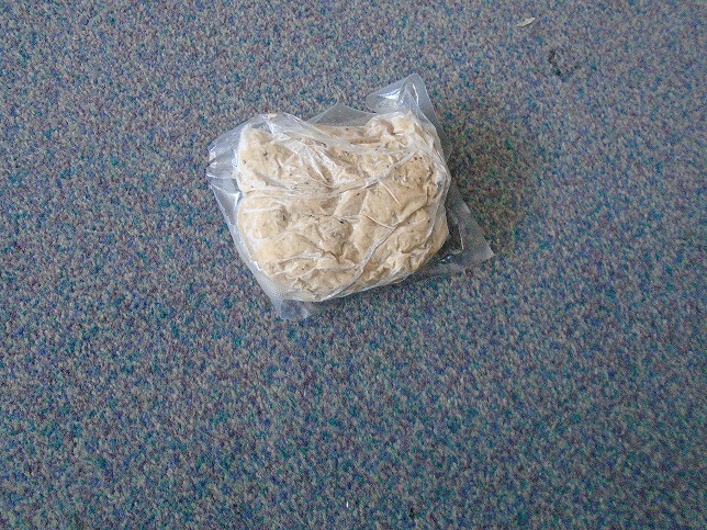 MEAT FREE SEASONED CHICKEN. 5 X 680 GRAMS. MADE FROM WATER, VITAL WHEAT GLUTEN, RAPESEED OIL, ORGANIC TOFU PUREE, CHICKEN FLAVOUR DRY, OAT FIBRE, CHICKEN SPICE BLEND, ORGANIC CANE SUGAR, CORNFLOUR, YEAST FLAVOUR ENHANCER, SOY SAUCE, CALCIUM LACTATE, CITRIC ACID, CHICKEN FLAVOUR, GARLIC PUREE, GRILL FLAVOUR, TITANIUM DIOXIDE, CHAR OIL AND XANTHAN GUM.  
PROTEIN - 29.7%

PACKAGED IN PLASTIC AIR TIGHT WRAPPING.