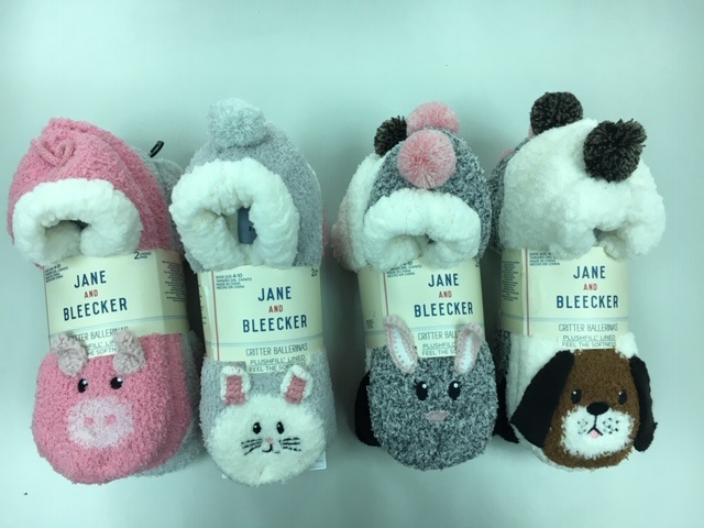 SLIPPER SOCK- MADE FROM  POLYESTER AND ELASTANE - KNITTED
THESE ARE SLIPPER SOCKS MADE OF ANIMAL CHARACTERS WITH EARS AND TAILS.