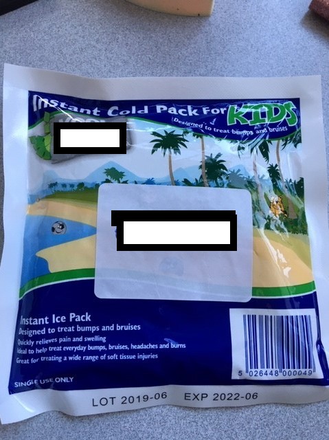 A SINGLE USE INSTANT ICE PACK. CAN BE USED FOR COLD THERAPY FOR THE TREATMENT OF BUMPS, BRUISES, HEADACHES AND BURNS. COMPRISES OF: 50% WATER 50% UREA. THE ICE PACK COMES IN A PLASTIC BAG WHICH IS ACTIVATED BY SQUEEZING THE LONG SIDE OF THE INNER SACHET AND SHAKING TO ACTIVATE, A CHEMICAL REACTION OF THE INGREDIENTS PRODUCES THE COLD EFFECT. NO REFRIDGERATION IS REQUIRED. THE ICE PACK IS ADVERTISED WITH A PICTURE OF A BEACH ON THE FRONT AND ON THE BACK OF THE PACK ARE FULL INSTRUCTIONS ON HOW TO ACTIVATE. SUITABLE USE FOR CHILDREN.
SIZE: 150 X 150MM