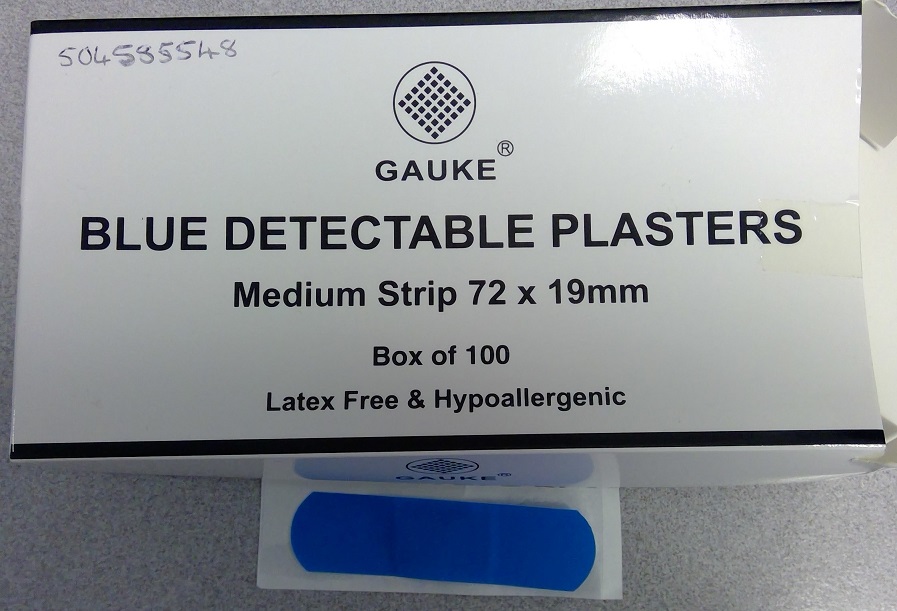 PE (POLYETHYLENE) BLUE DETECTABLE ADHESIVE PLASTER DRESSINGS. FINGERTIP 65 X 40MM
DESIGNED TO FIT DIFFERENT AREAS OF THE BODY. FOR MEDICAL PURPOSES. THE PLASTERS ARE COLOURED A DISTINCTIVE BLUE FOR EASE OF DETECTION. 
THE PLASTER IS A POLYETHYLENE BASE MATERIAL WITH A CENTRAL ABSORBENT GAUZE PAD DESIGNED TO BE PLACED OVER A WOUND. LATEX FREE & HYPOALLERGENIC. THEY ARE WRAPPED IN A STERILE WHITE PAPER SLEEVE. THE PLASTERS HAVE A CENTRAL ABSORBENT GAUZE PAD AND A TWO PART RELEASE PAPER SITUATED ON THE REVERSE OF THE PLASTER WHICH IS IN CONTACT WITH THE ADHESIVE LAYER, THESE ARE REMOVED WHEN APPLIED TO THE SKIN. PRESENTED IN A WHITE & BLACK DETAIL CARDBOARD BOX OF 100 PLASTERS.