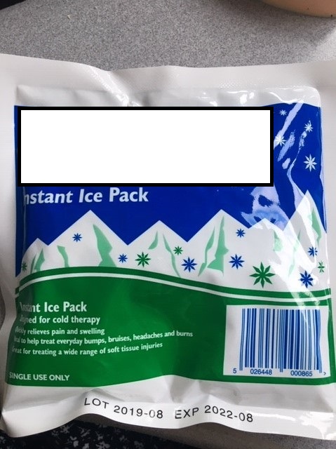 A SINGLE USE COMPACT INSTANT ICE PACK. CAN BE USED FOR COLD THERAPY FOR THE TREATMENT OF SOFT TISSUE INJURIES, BRUISES, HEADACHES AND BURNS. COMPRISES OF: 50% WATER 50% UREA. THE ICE PACK COMES IN A PLASTIC BAG WHICH IS ACTIVATED BY SQUEEZING THE LONG SIDE OF THE INNER SACHET AND SHAKING TO ACTIVATE, A CHEMICAL REACTION OF THE INGREDIENTS PRODUCES THE COLD EFFECT. NO REFRIDGERATION IS REQUIRED. THE PRODUCT IS ADVERTISED WITH THE COMPANY LOGO ON THE FRONT, ON THE BACK OF THE PACK ARE FULL INSTRUCTIONS ON HOW TO ACTIVATE.
SIZE 15 X 15CM