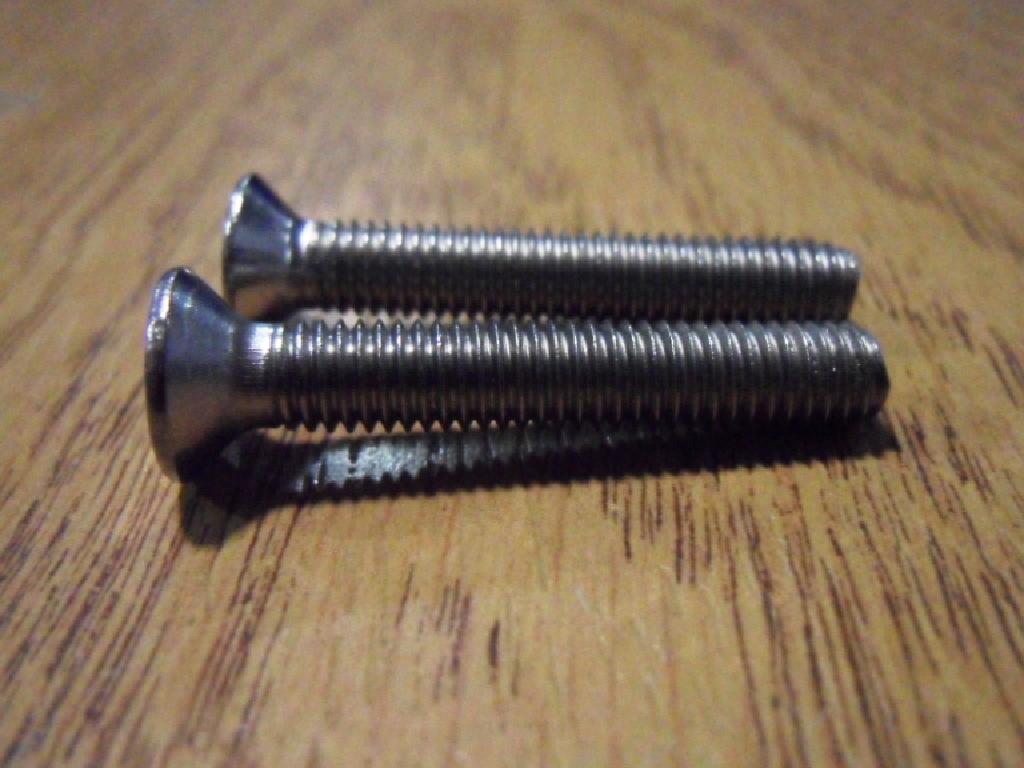 FLAT HEAD, CROSS RECESS,METRIC THREAD, FLAT POINT, AUSTENITIC STAINLESS STEEL SCREW. TO BE USED IN THE ATTACHMENT OF METAL FIXTURES, UPVC OR OTHER MATERIALS TO METAL HAVING A PRE-FORMED RECIPROCAL THREAD.